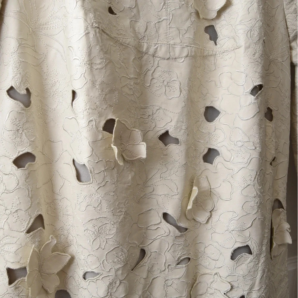 BCBGMaxazriah Jillea embroidered‎ cut out faux leather dress cream size 2 - Picture 5 of 9